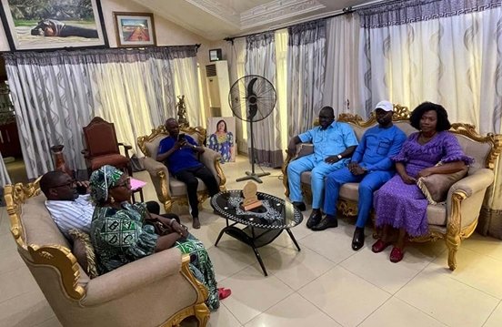 Image supplémentaire pour Le baobab Dakpè Sossou reçoit une délégation de la coordination nationale