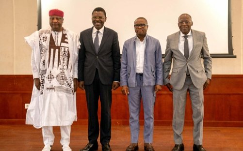 Image supplémentaire pour Machine électorale en ordre