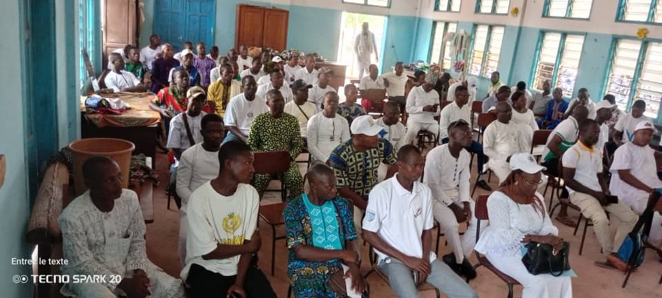 Image supplémentaire pour La coordination départementale du fan-club Romuald WADAGNI en mission à Athiémé