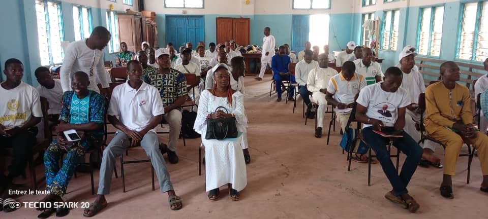 Image supplémentaire pour La coordination départementale du fan-club Romuald WADAGNI en mission à Athiémé