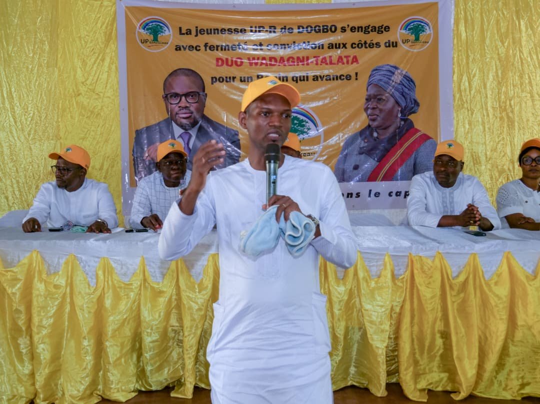 Image supplémentaire pour À Dogbo, l'he Borgia Santos N’BOUKE galvanise la jeunesse UPR