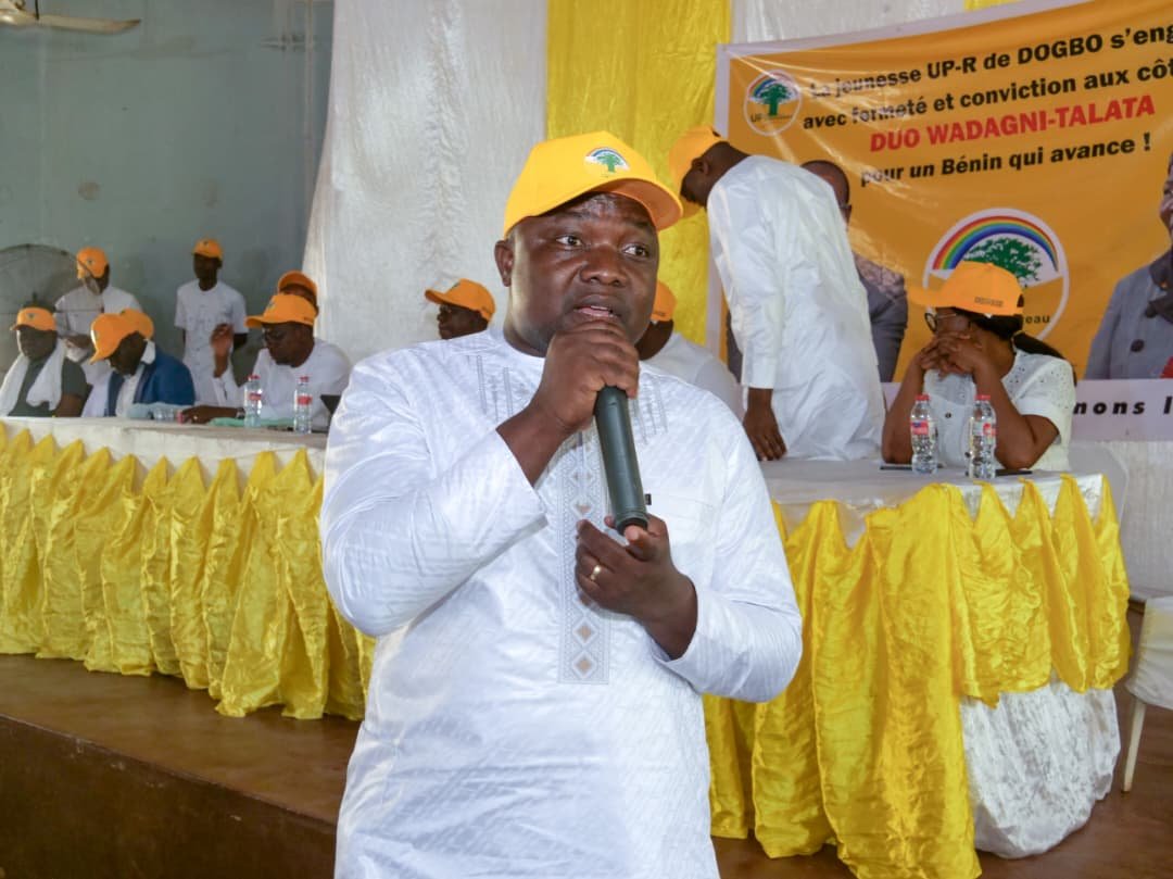 Image supplémentaire pour À Dogbo, l'he Borgia Santos N’BOUKE galvanise la jeunesse UPR