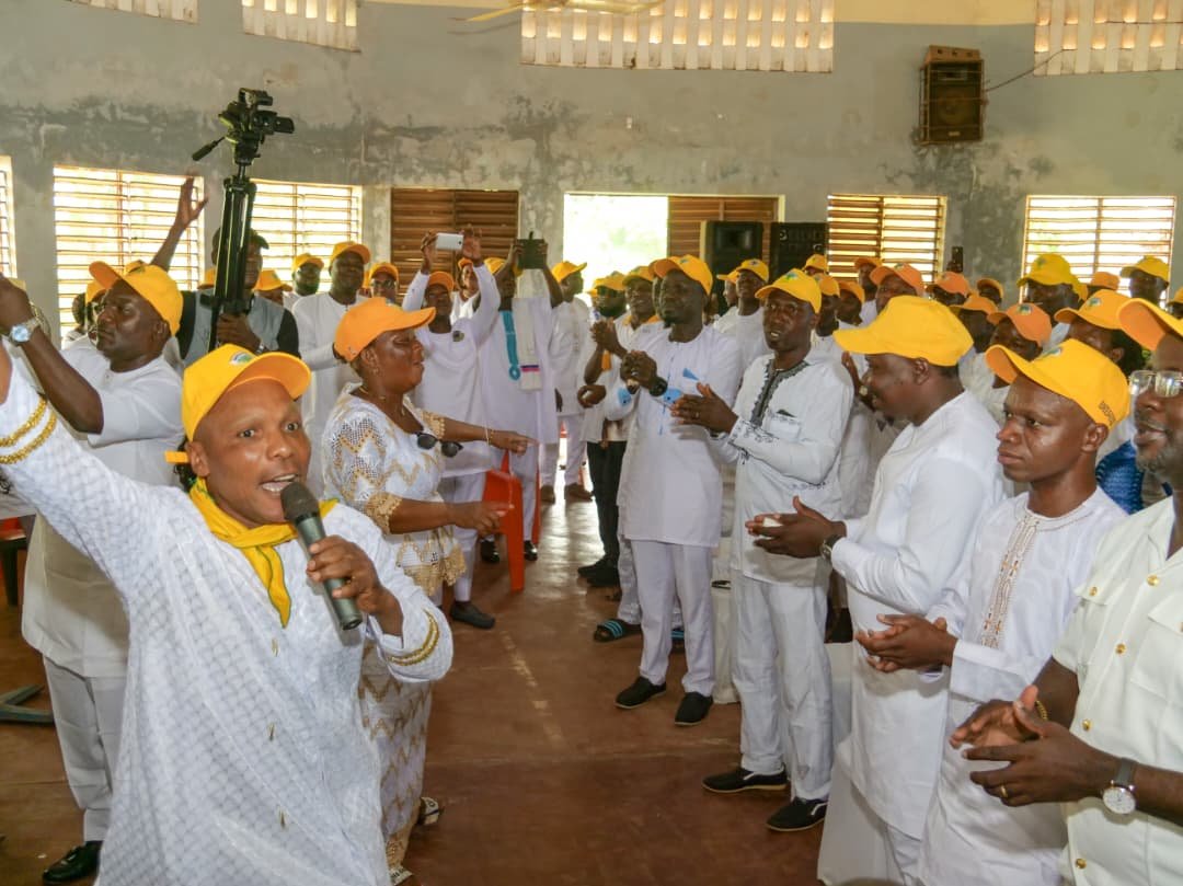 Image supplémentaire pour À Dogbo, l'he Borgia Santos N’BOUKE galvanise la jeunesse UPR