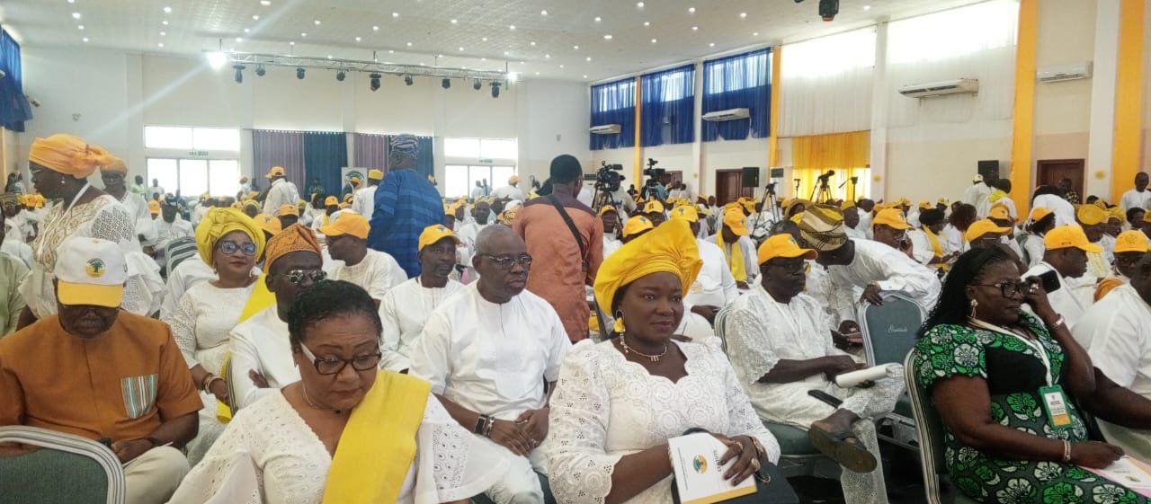 Image supplémentaire pour Djogbénou outille députés et maires pour renforcer la dynamique Wadagni–Talata