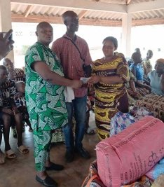 Image supplémentaire pour À Dogbo, l’he Borgia Santos Tawes N’BOUKE au secours des plus vulnérables