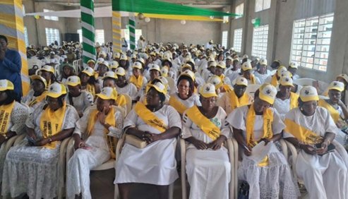 Image supplémentaire pour Les Amazones du fan-club Romuald WADAGNI en démonstration de mobilisation