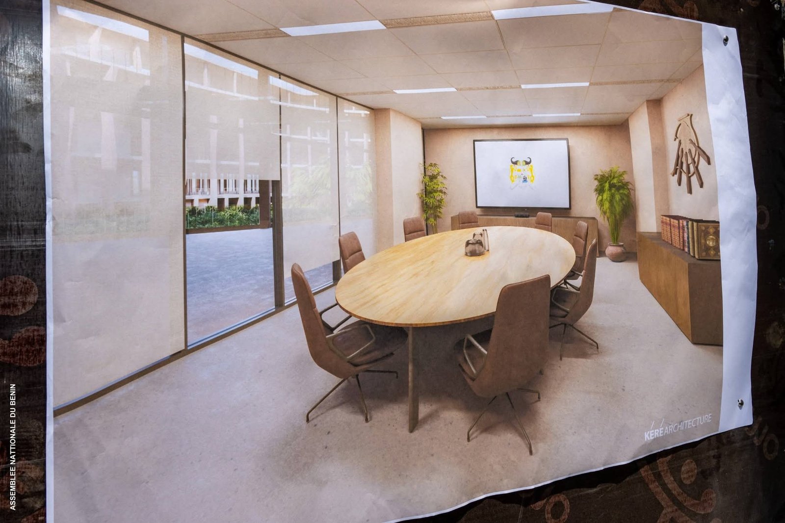 Image supplémentaire pour Djogbénou inspecte le futur siège du Parlement