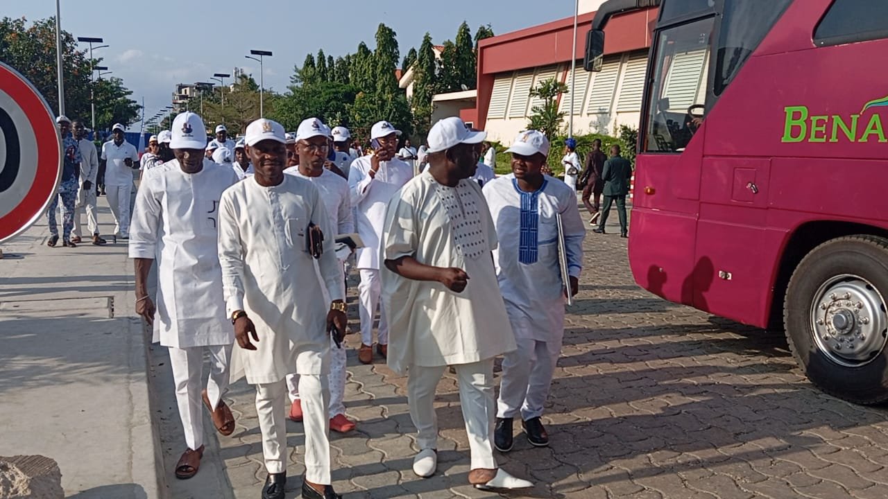 Image supplémentaire pour Le fan-club Romuald WADAGNI fait une mobilisation terrible