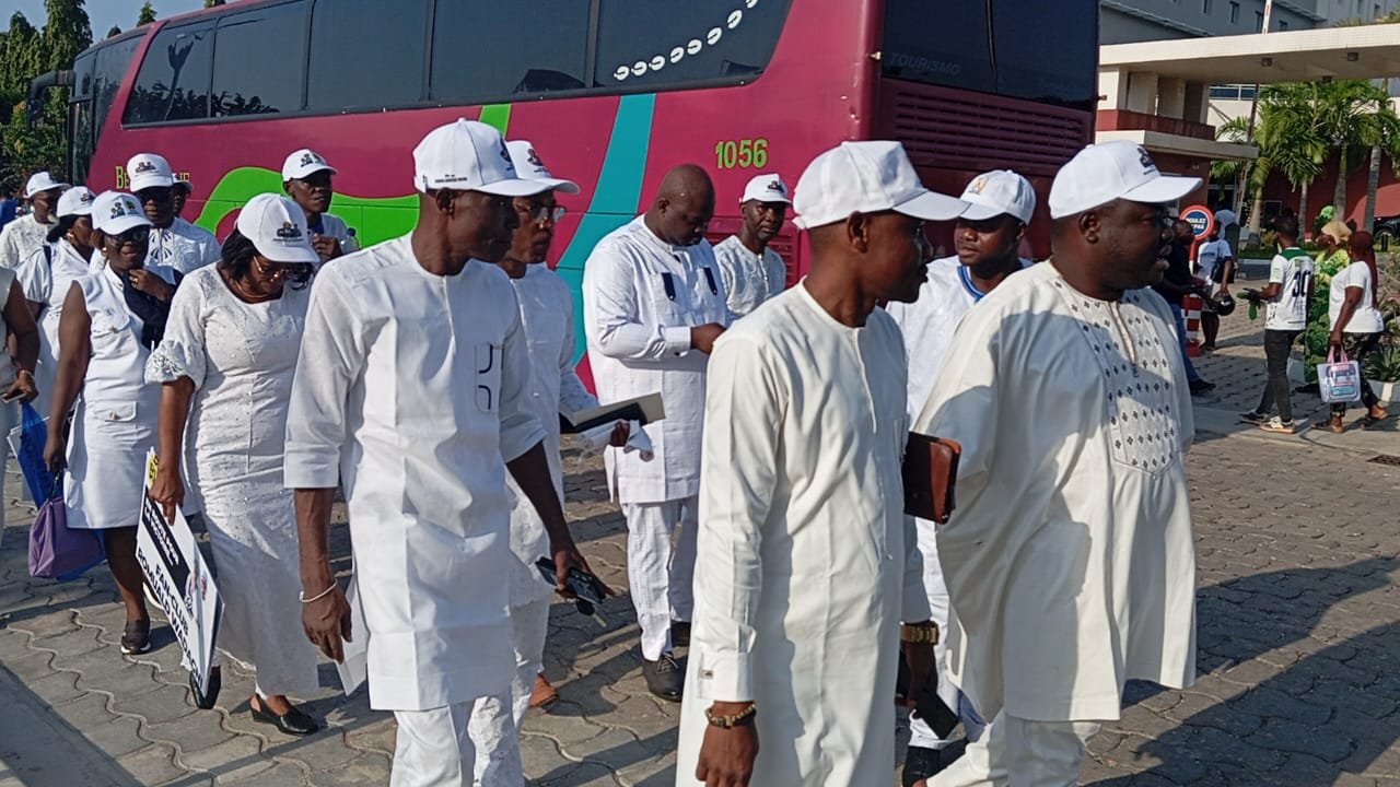 Image supplémentaire pour Le fan-club Romuald WADAGNI fait une mobilisation terrible