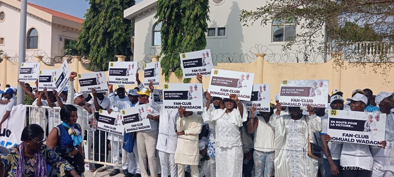 Image supplémentaire pour Le fan-club Romuald WADAGNI fait une mobilisation terrible