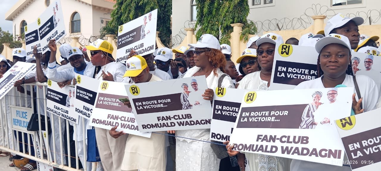 Image supplémentaire pour Le fan-club Romuald WADAGNI fait une mobilisation terrible