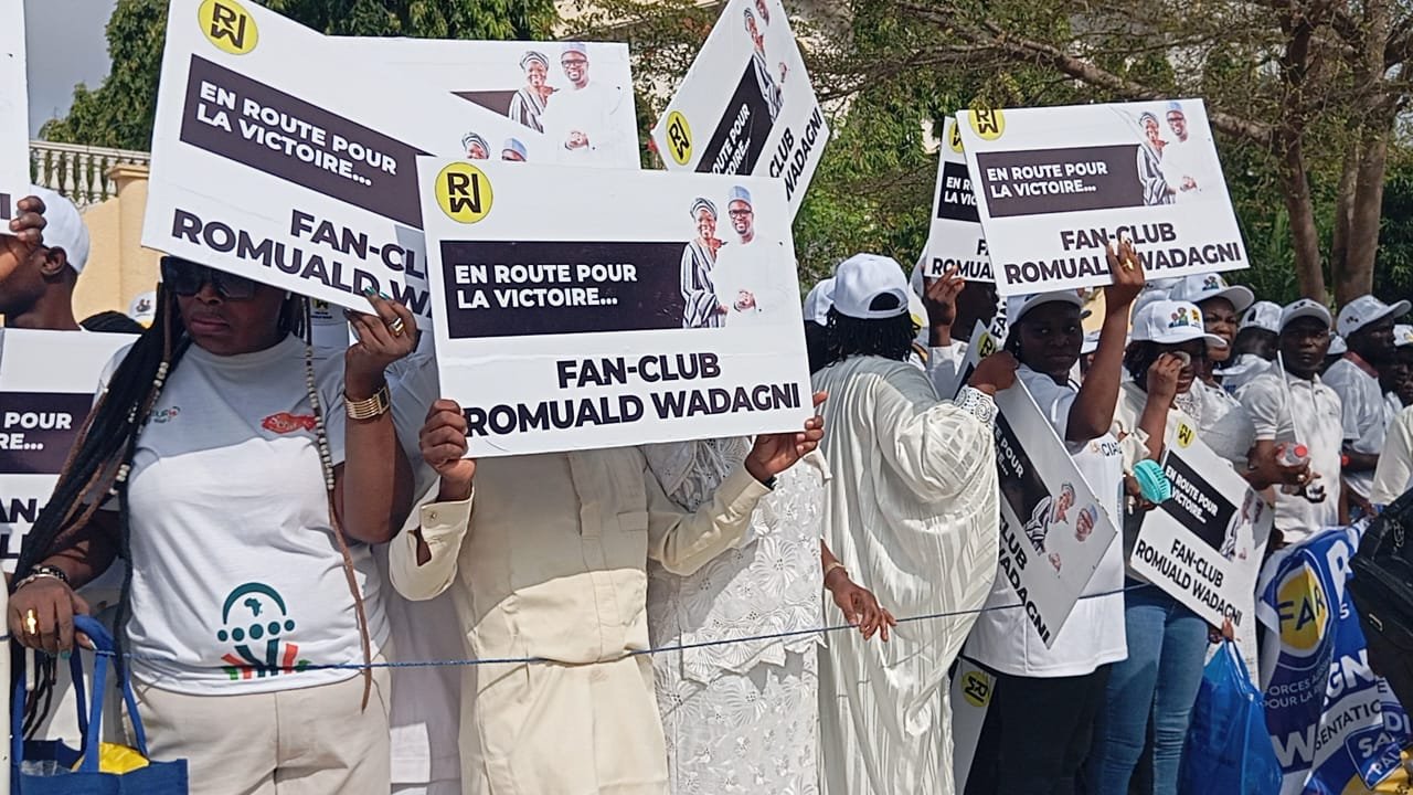 Image supplémentaire pour Le fan-club Romuald WADAGNI fait une mobilisation terrible