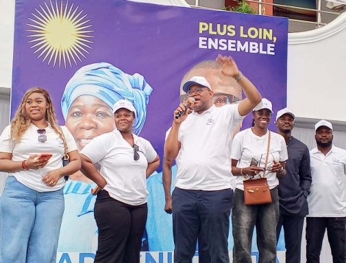 Image supplémentaire pour Le fan-club Romuald WADAGNI en renfort à Benoîte HOUNMENOU