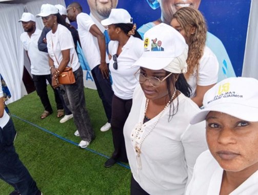 Image supplémentaire pour Le fan-club Romuald WADAGNI en renfort à Benoîte HOUNMENOU