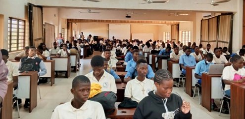 Image supplémentaire pour Le fan-club Romuald WADAGNI mobilise massivement à l’IMSP