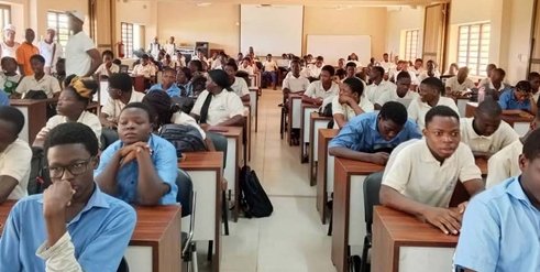 Image supplémentaire pour Le fan-club Romuald WADAGNI mobilise massivement à l’IMSP