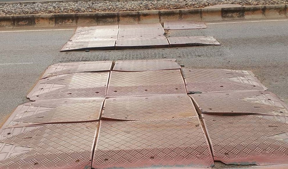 Des dos-d’âne déjà dégradés, un signal d’alerte sur la qualité des infrastructures