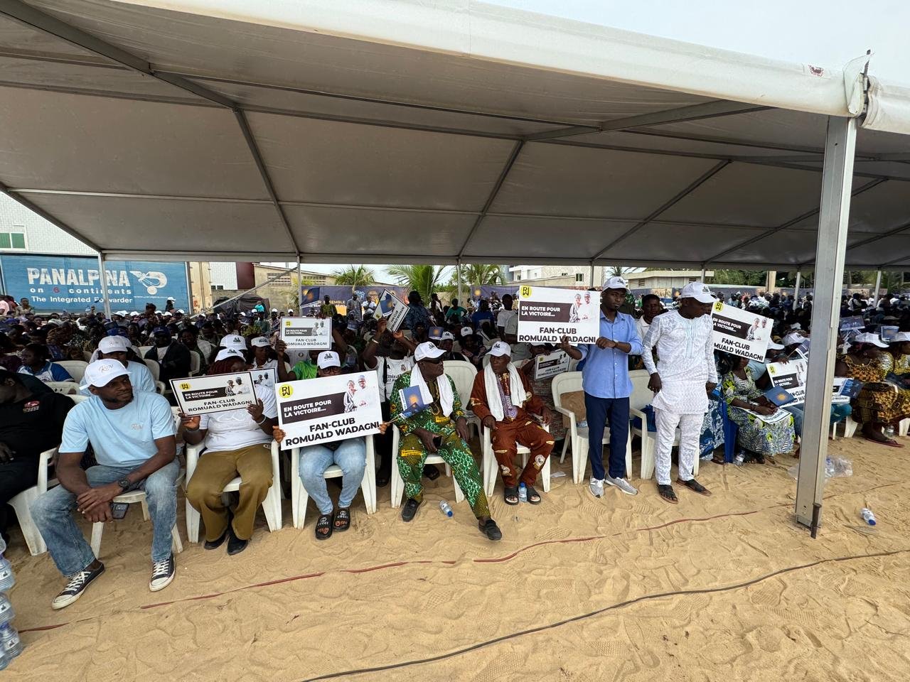 Image supplémentaire pour Le duo WADAGNI – TALATA accueilli en grande pompe par les mouvements de soutien