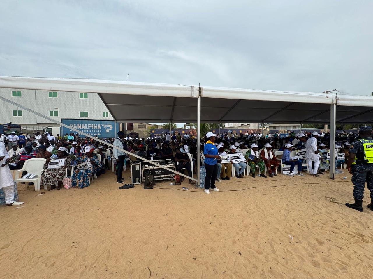 Image supplémentaire pour Le duo WADAGNI – TALATA accueilli en grande pompe par les mouvements de soutien