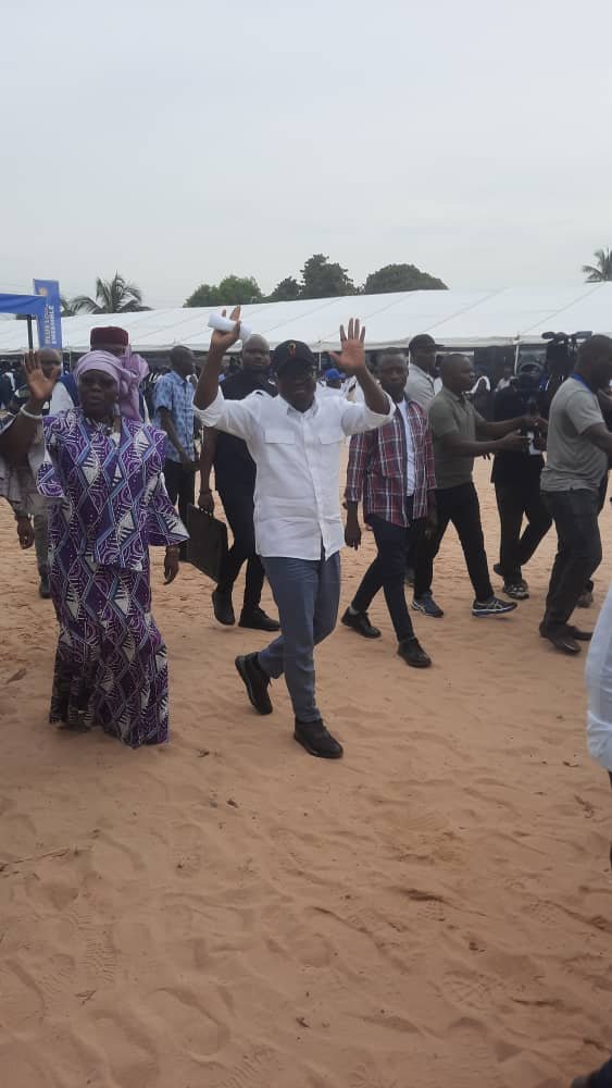 Image supplémentaire pour Le fan-club RoW en première ligne pour un accueil triomphal