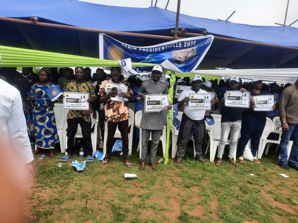 Image supplémentaire pour Le fan-club RoW et les mouvements de soutien omniprésents