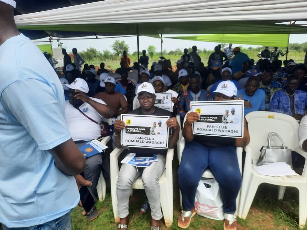 Image supplémentaire pour Le fan-club RoW et les mouvements de soutien omniprésents