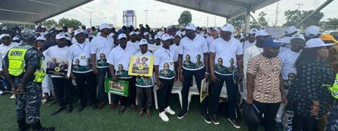 Image supplémentaire pour Le duo Wadagni–Talata accueilli par un fan-club fortement mobilisé