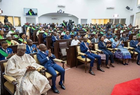 De nouveaux députés font leur entrée après des démissions remarquées