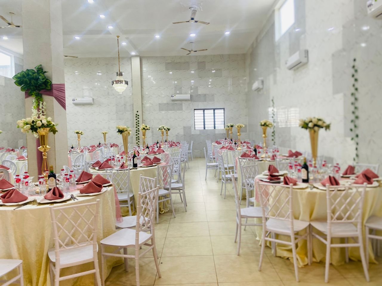 Image supplémentaire pour Communions : ELONA HOUSE, l’option sûre pour des réceptions réussies