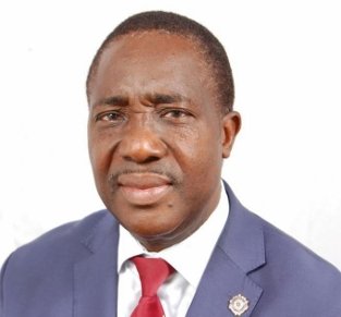 Akakpo-Djihountry prend les rênes des Impôts