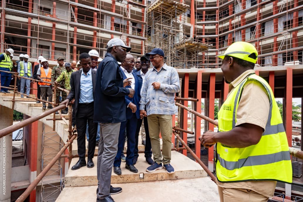 Image supplémentaire pour Djogbénou salue la qualité des travaux