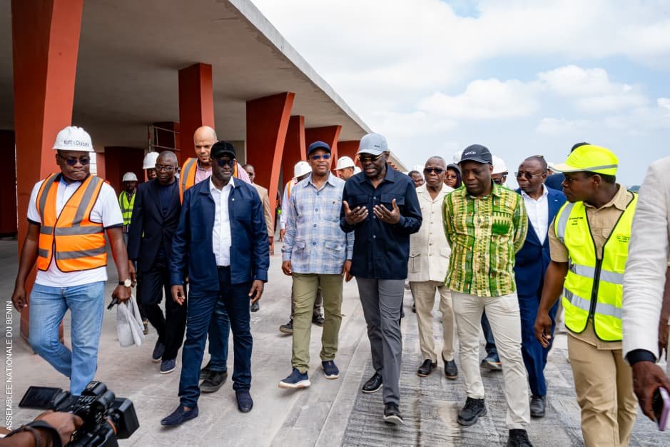 Image supplémentaire pour Djogbénou salue la qualité des travaux