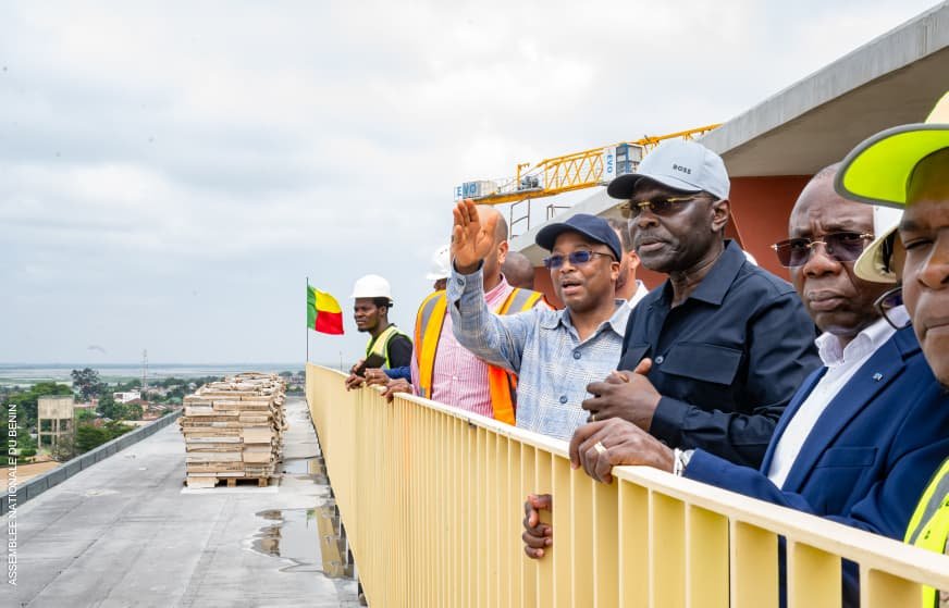 Image supplémentaire pour Djogbénou salue la qualité des travaux