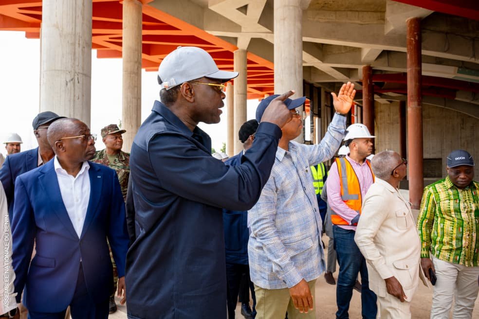 Image supplémentaire pour Djogbénou salue la qualité des travaux