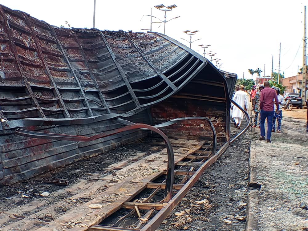 Image supplémentaire pour Un violent incendie ravage plusieurs sites à Porto-Novo