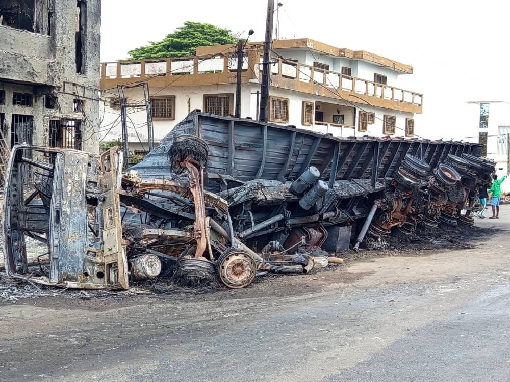 Image supplémentaire pour Un violent incendie ravage plusieurs sites à Porto-Novo