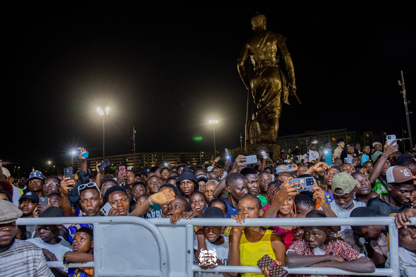 Image supplémentaire pour La jeune artiste béninoise a été chaleureusement accueillie à Cotonou après son sacre