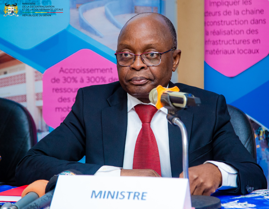 PRÉFECTURES : JANVIER YAHOUÈDÉOU ABAT SES CARTES ET INSTALLE SON ÉQUIPE