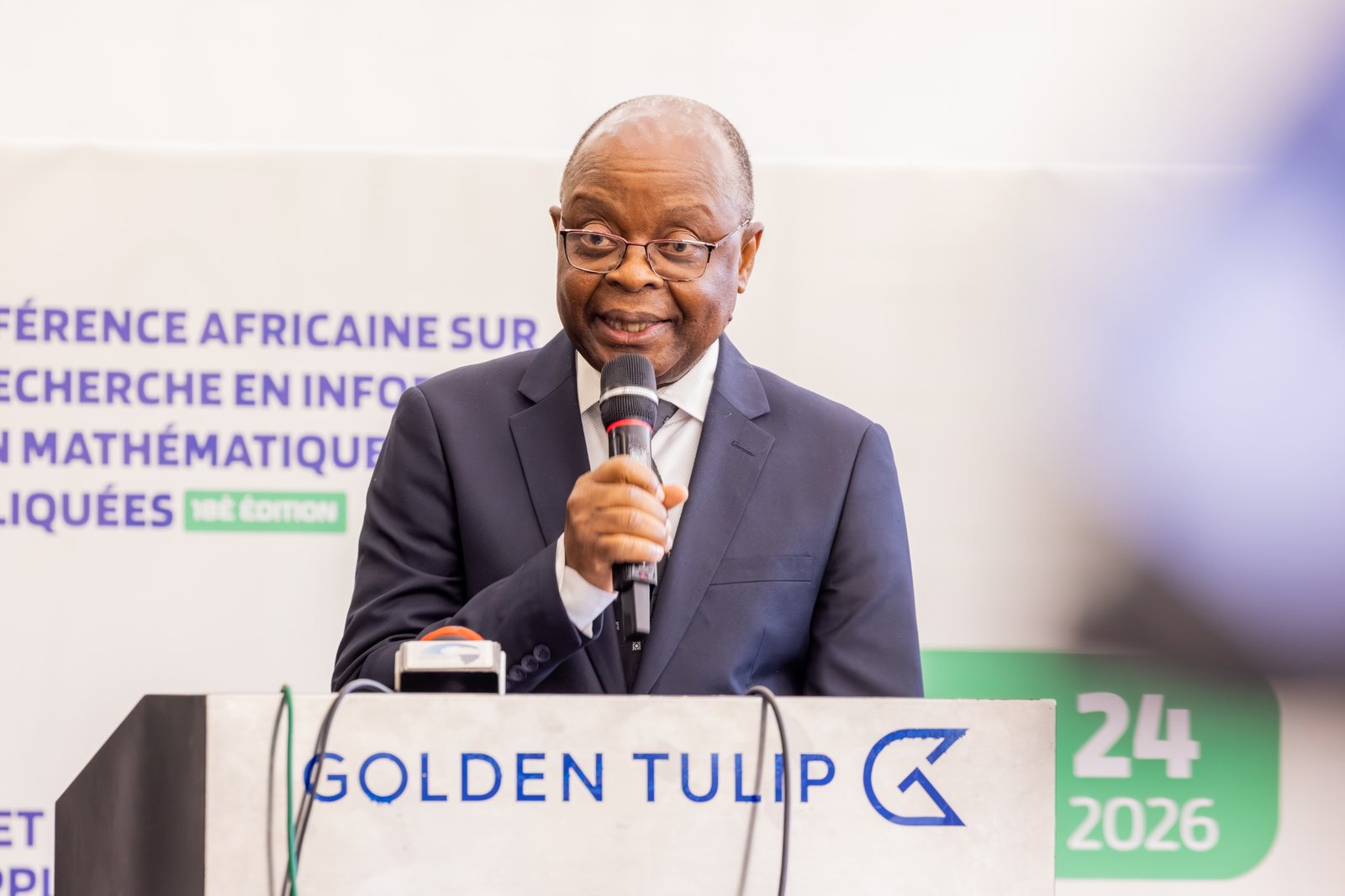 CARI 2026 – INFORMATIQUE, MATHÉMATIQUES ET INNOVATION : JANVIER YAHOUEDEOU DÉMONTRE COMMENT LES MATHÉMATIQUES FONT PARLER LES MACHINES